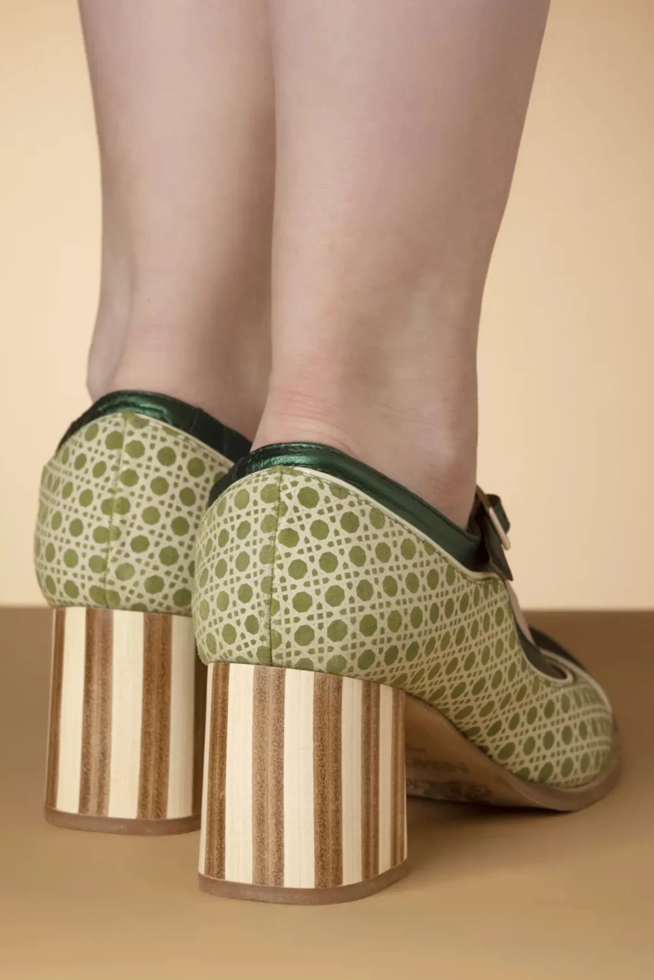 Best Sale Nemonic Amelie Lederen T-Strap Pumps In Groen