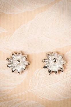 Best Lovely Audrey Jet Flower Stud Oorbellen In Zwart En Zilver