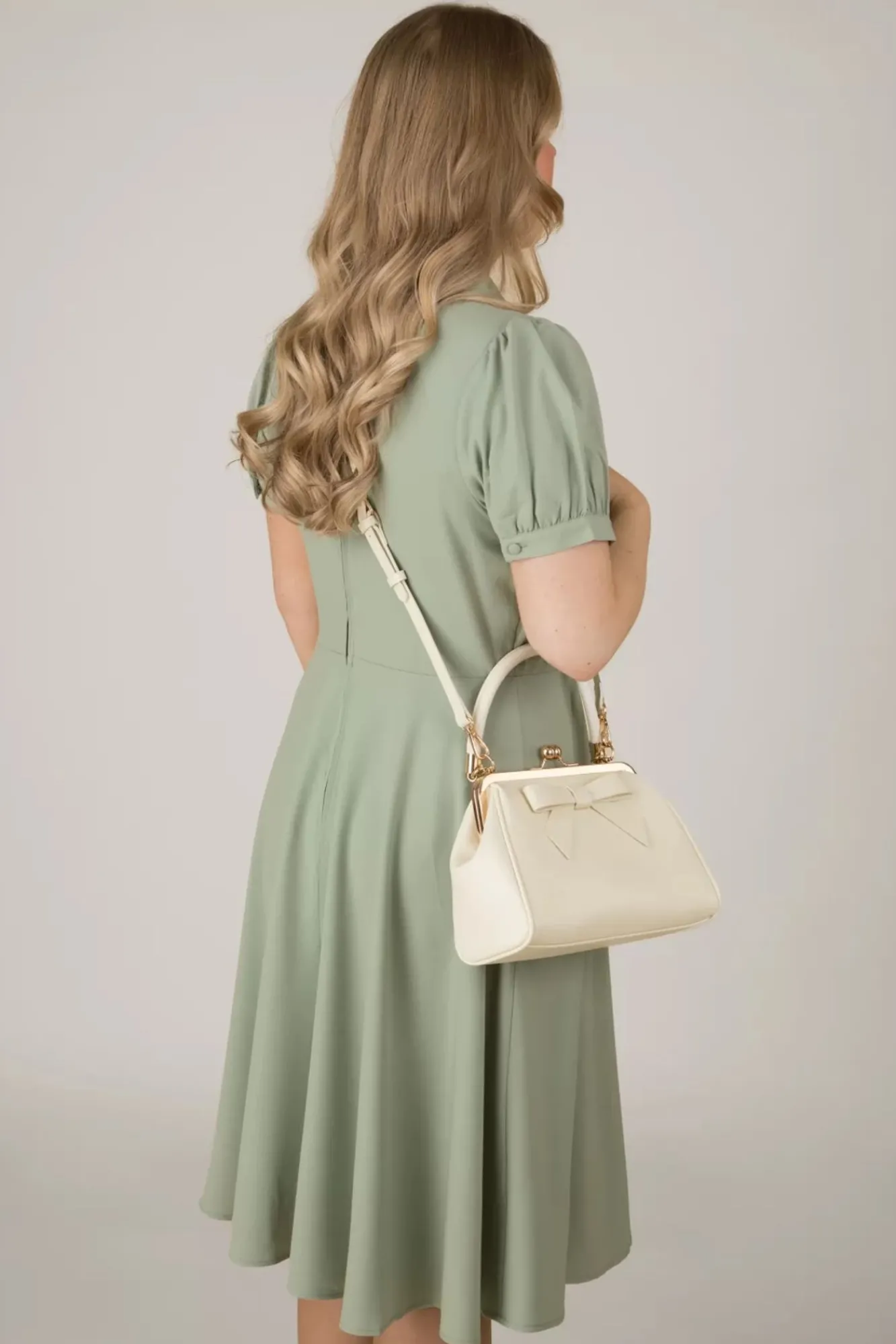 Best Sale Banned Retro Daydream Handtas In Creme