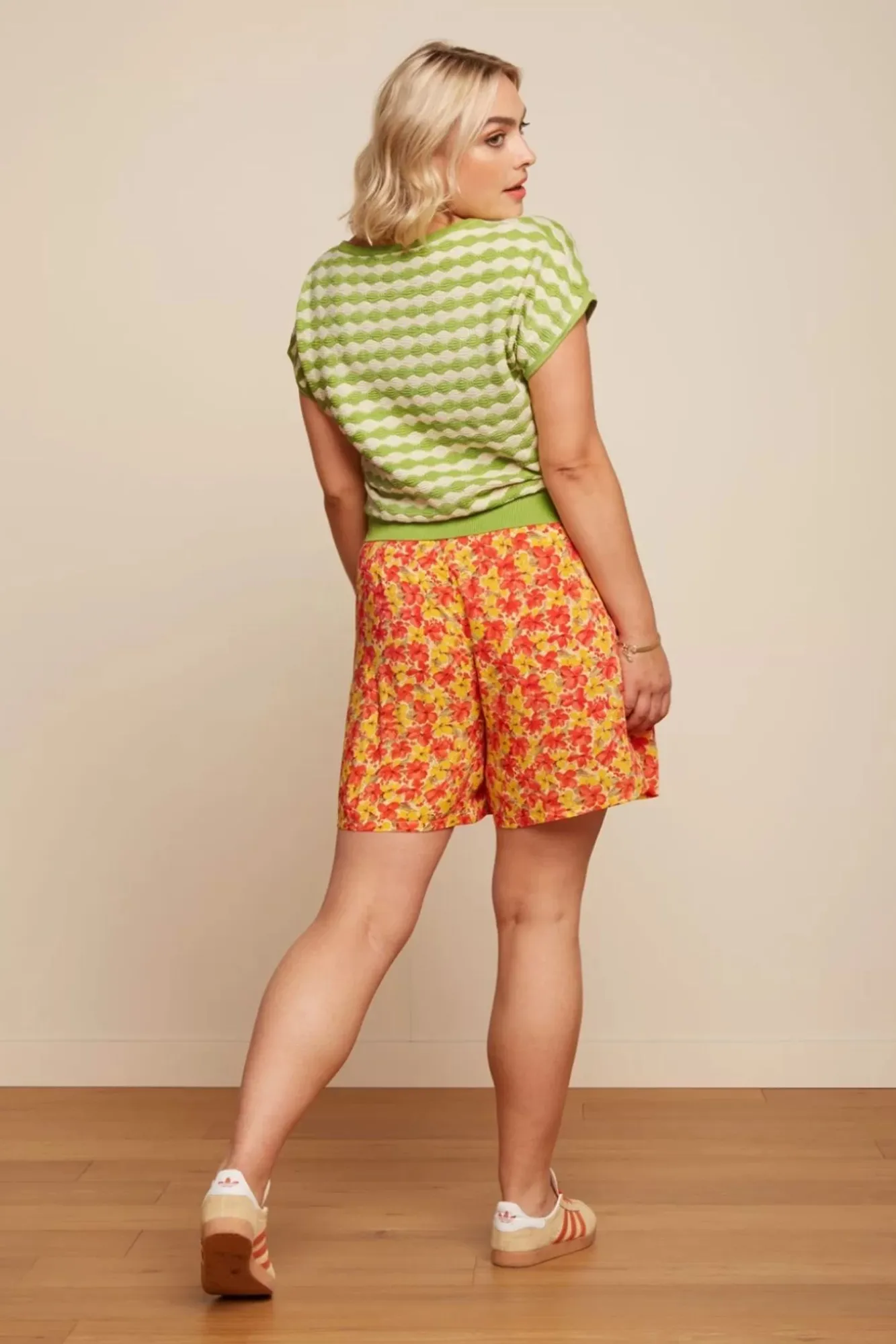Shop King Louie Fintan Doree Shorts In Fiesta Rood