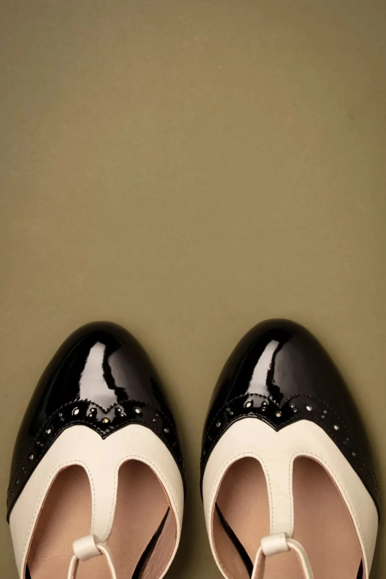 Outlet Chelsea Crew Gatsby T-Strap Pumps In Zwart En Wit