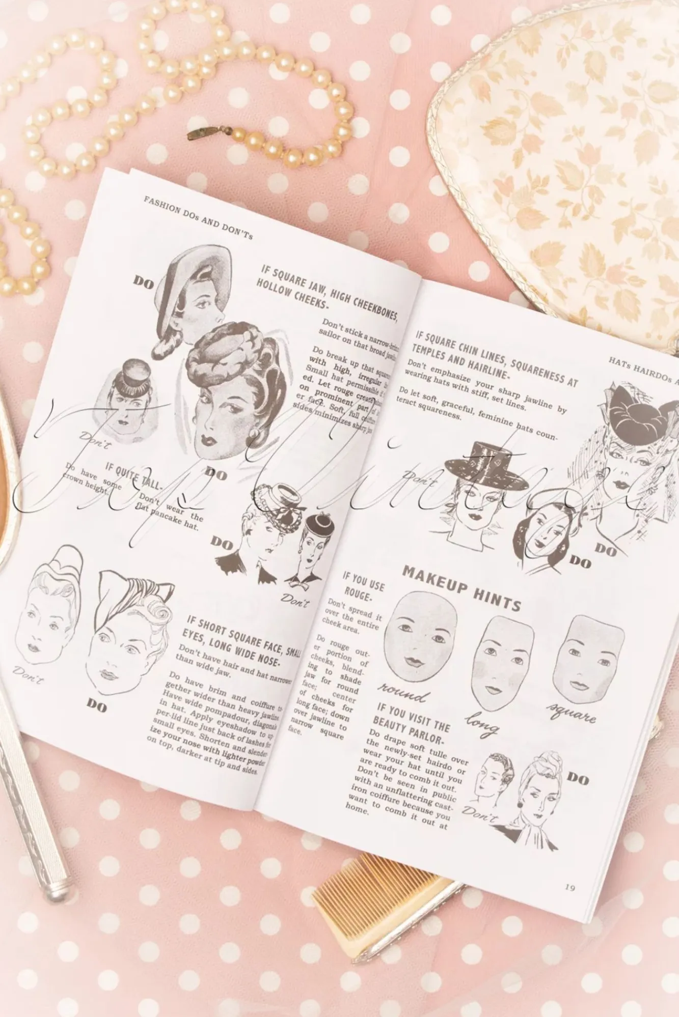 Flash Sale Lauren Rennells Hats, Hairdo's And Make Up Boek