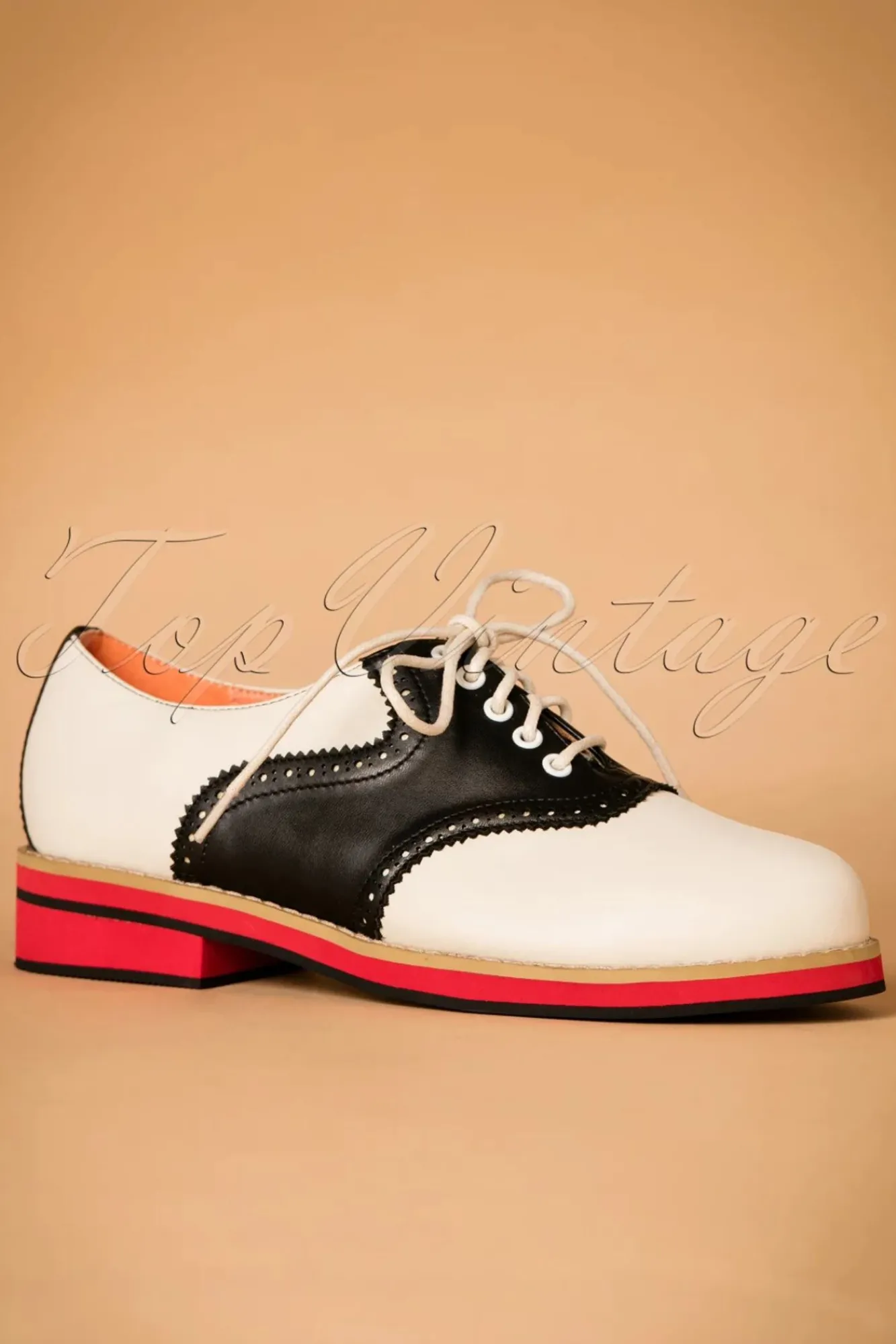 Shop Banned Retro Old Soul Dancer-Schoenen In Wit En Zwart