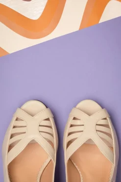 Store Banned Retro Regatta Kelly Lee Sandalen In Creme