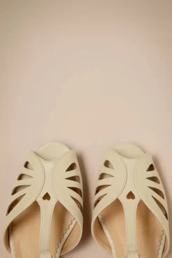 Outlet Banned Retro Secret Love Flats In Creme