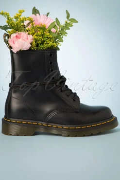 Shop Dr. Martens 1460 Smooth Enkellaarzen In Zwart